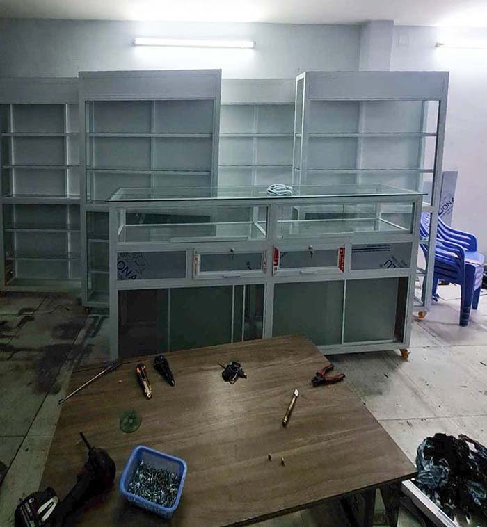 làm tù nhôm kính theo yêu cầu